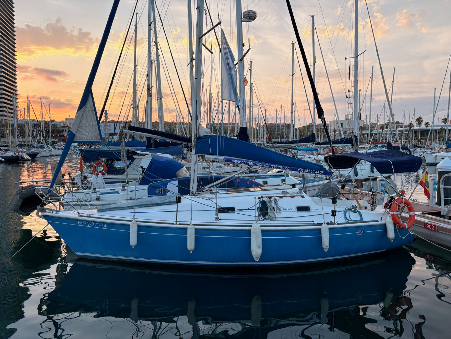 Veler privat gaudint de les millors vistes de Barcelona (7 pax. 2 hores)