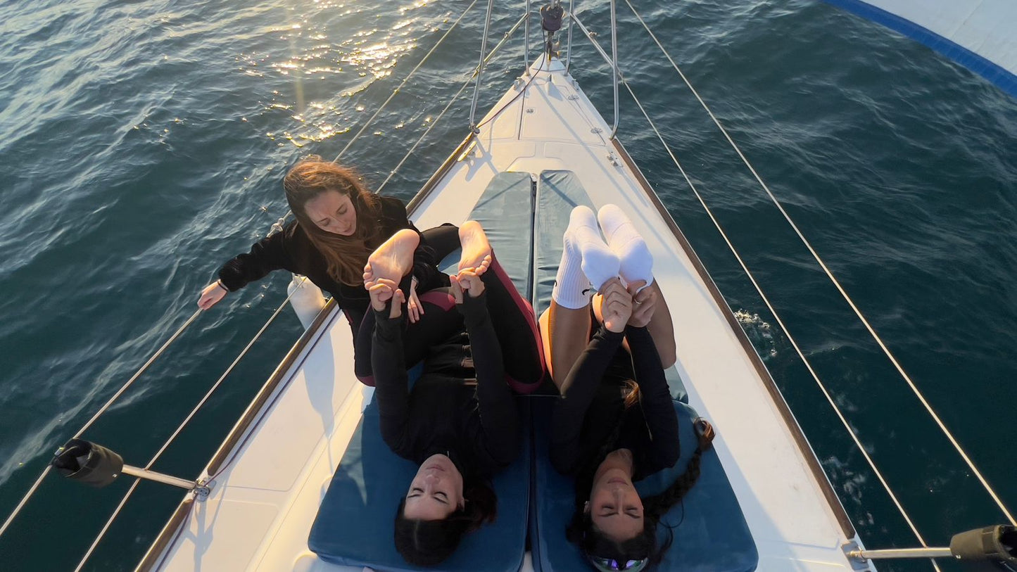 Yoga restaurativo con masaje en velero