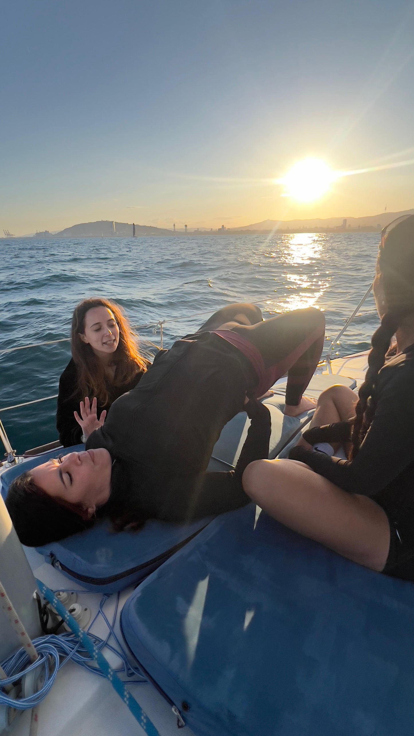 Yoga restaurativo con masaje en velero