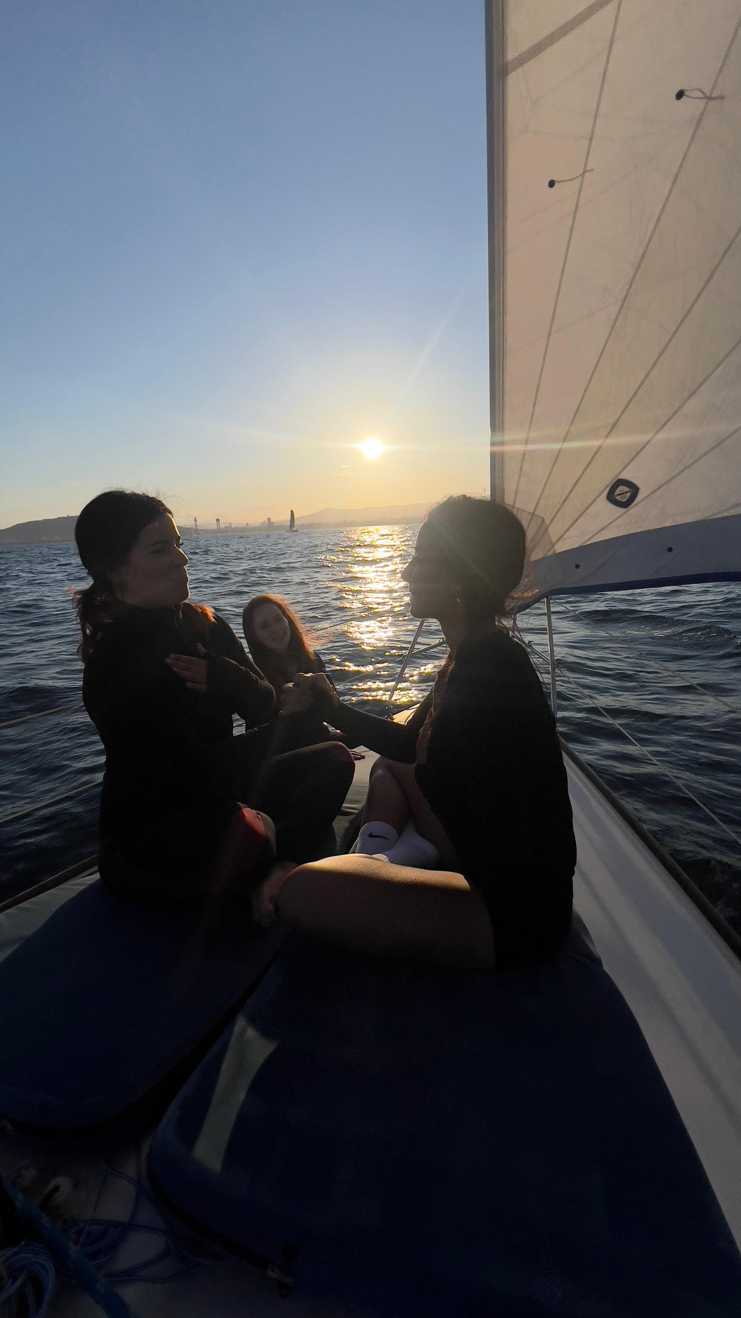 Yoga restaurativo con masaje en velero
