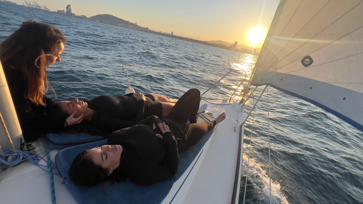 Yoga restaurativo con masaje en velero