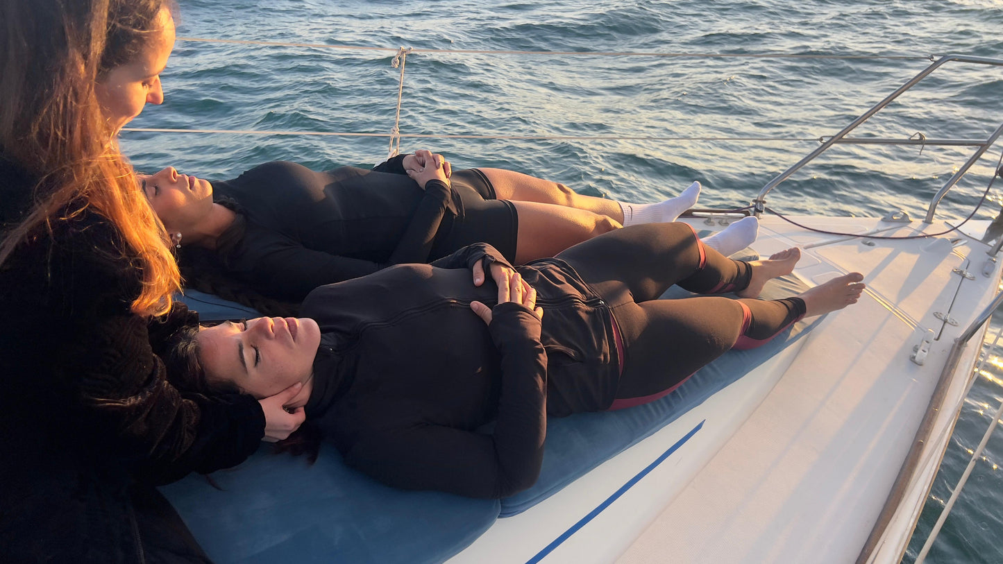 Yoga restaurativo con masaje en velero