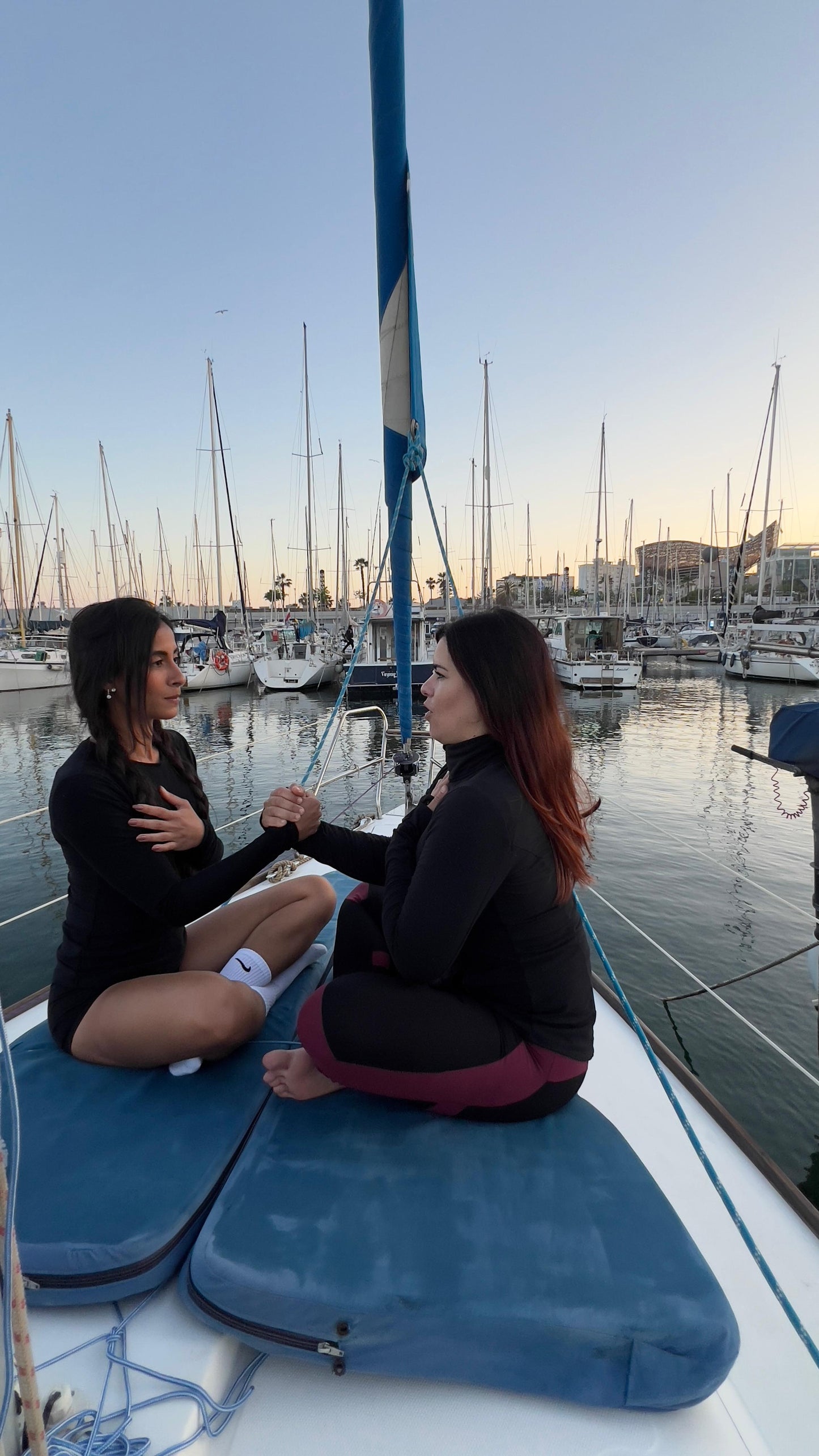 Yoga restaurativo con masaje en velero
