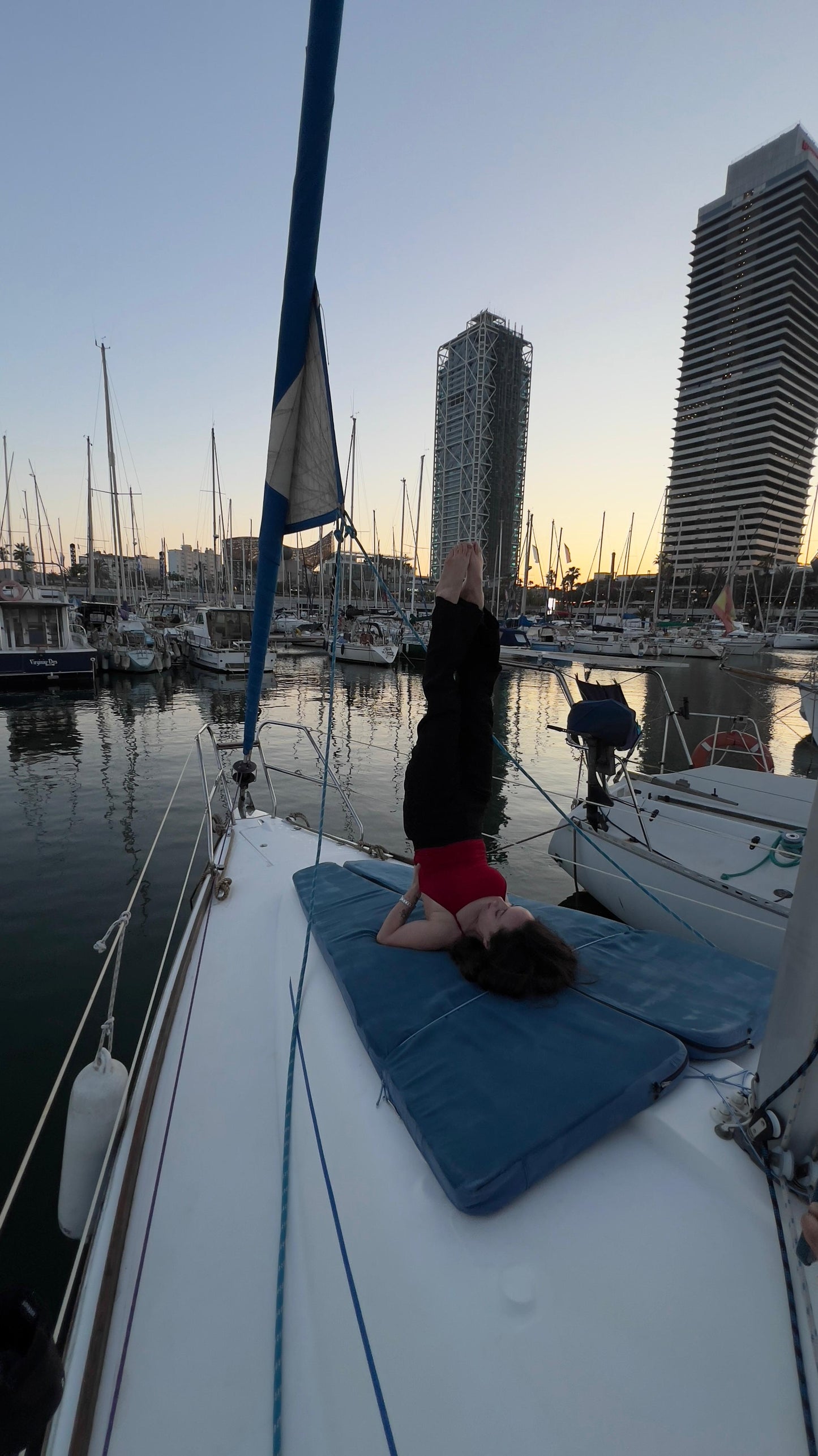 Yoga restaurativo con masaje en velero